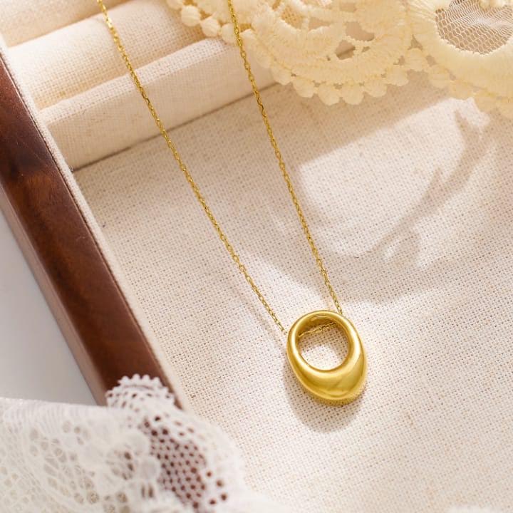 Minimalist Gold Hollow Pendant Necklace